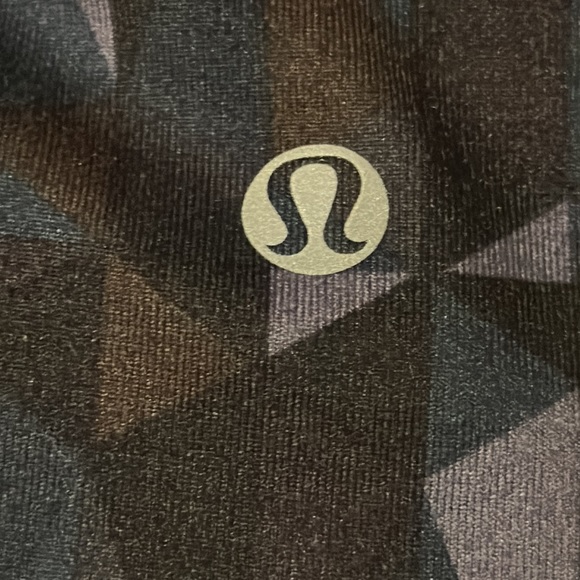 Lululemon purple geometric wunder unders leggings size 8 - Picture 9 of 10